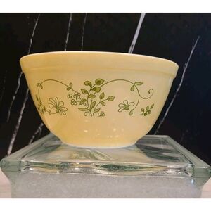 Pyrex "Shenandoah" 402 1-1/2qt Mixing Bowl yellow/green floral Corning NY USA
